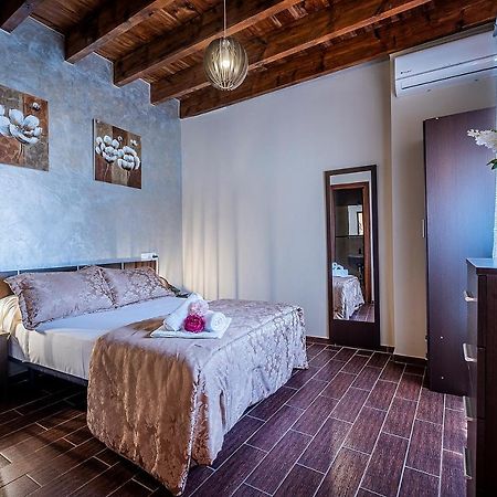 Noches De Triana Hotel Sevilla Bagian luar foto