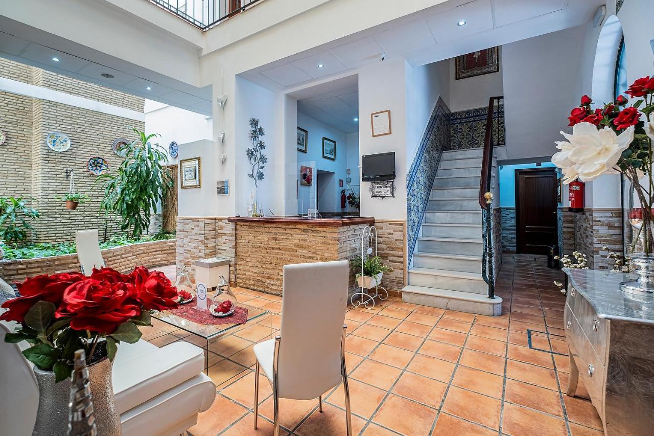 Noches De Triana Hotel Sevilla Bagian luar foto