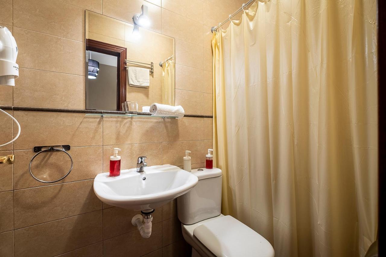 Noches De Triana Hotel Sevilla Bagian luar foto