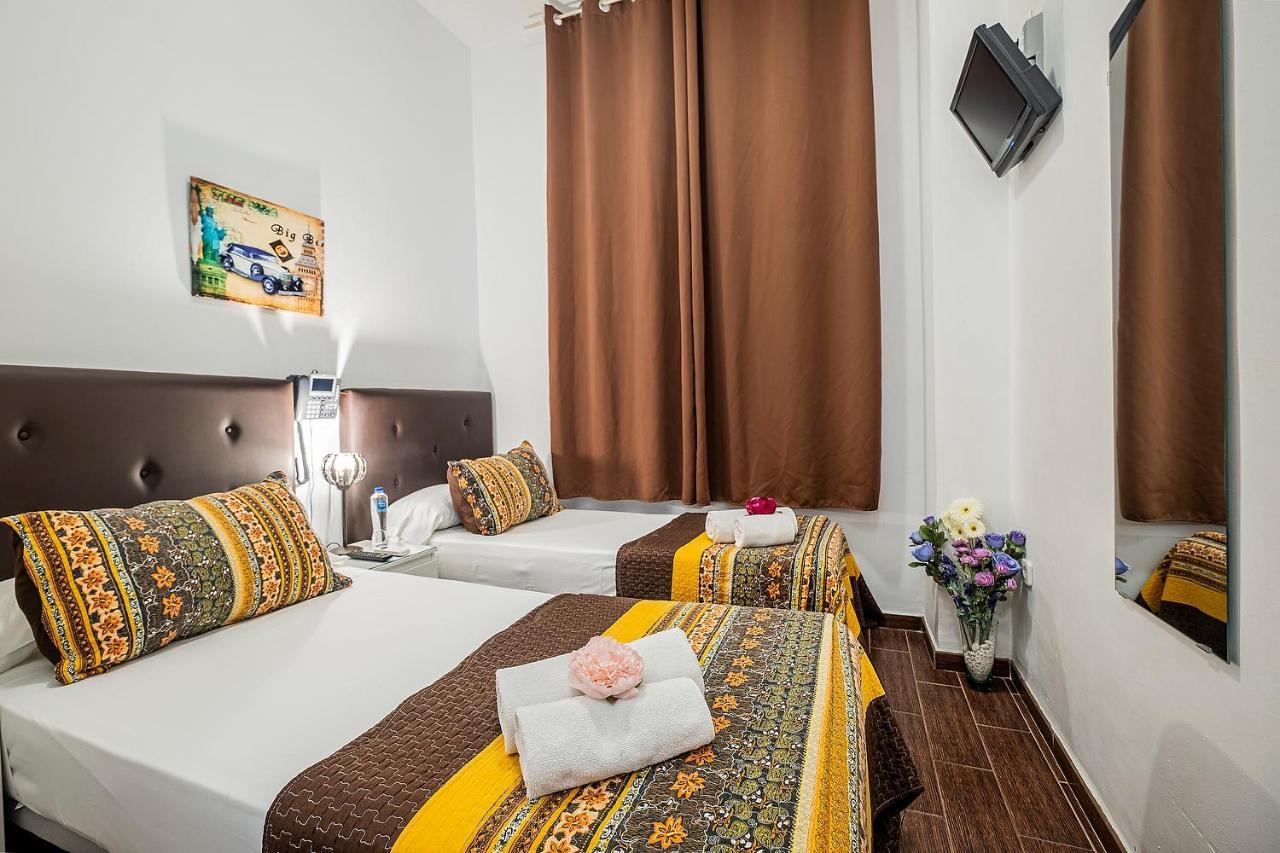 Noches De Triana Hotel Sevilla Bagian luar foto
