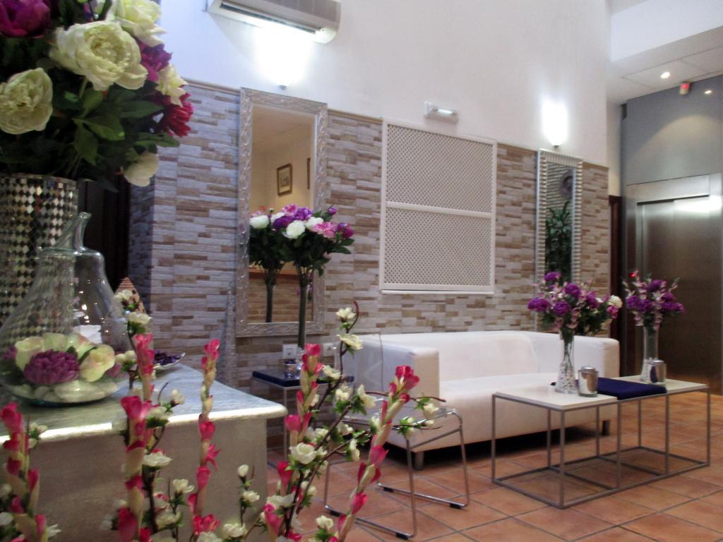 Noches De Triana Hotel Sevilla Bagian luar foto