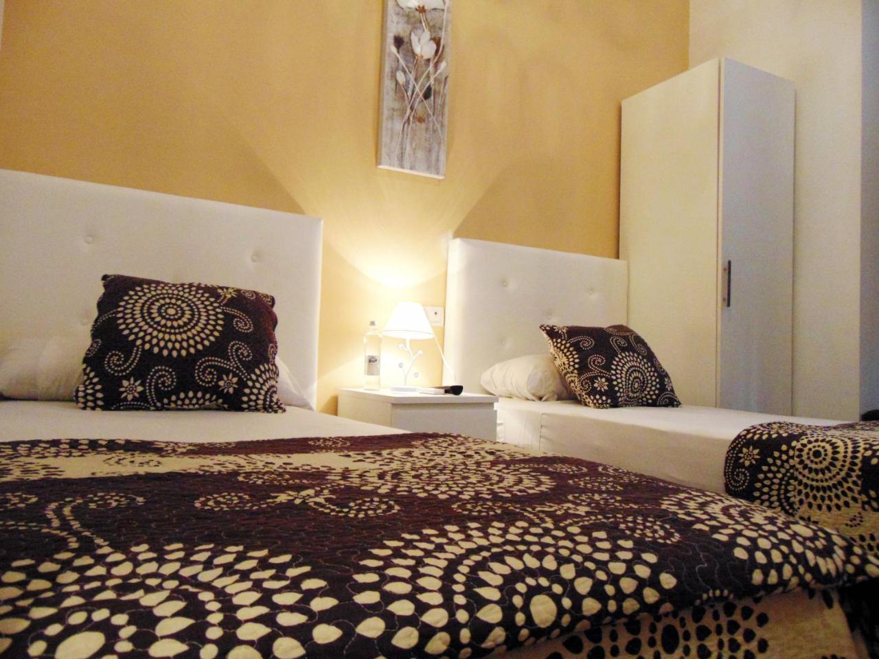 Noches De Triana Hotel Sevilla Bagian luar foto