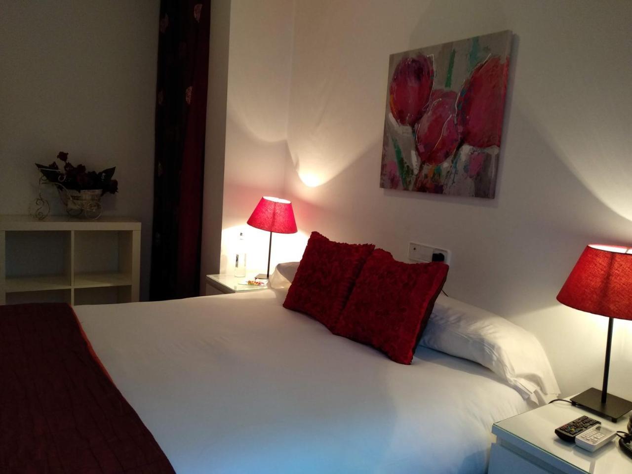 Noches De Triana Hotel Sevilla Bagian luar foto